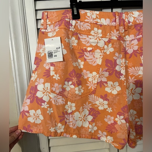 NWT Forever 21 Tropical Floral Print Denim Shorts - Picture 3 of 6